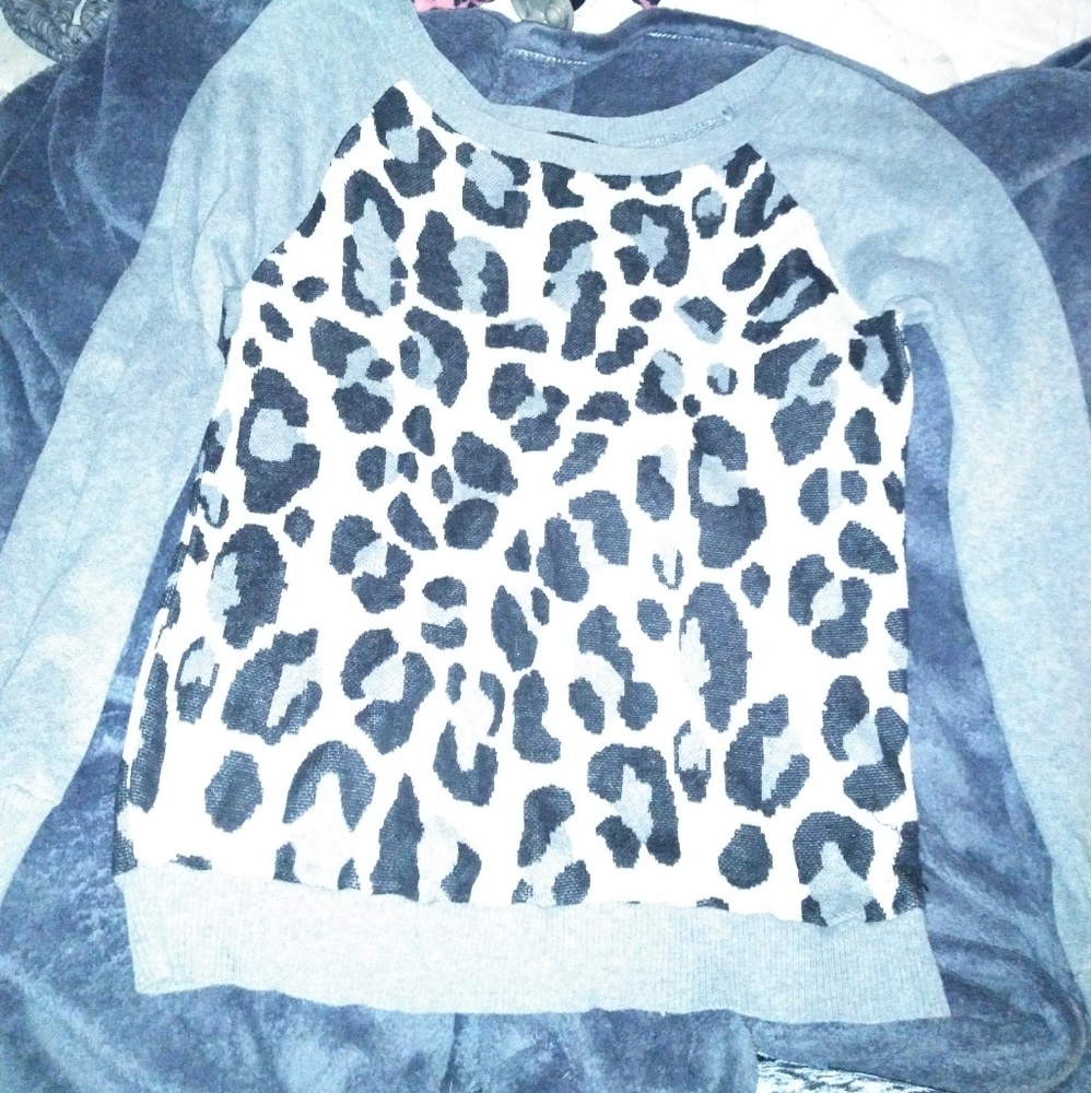 Women's Leopard Print Sweater (Medium)